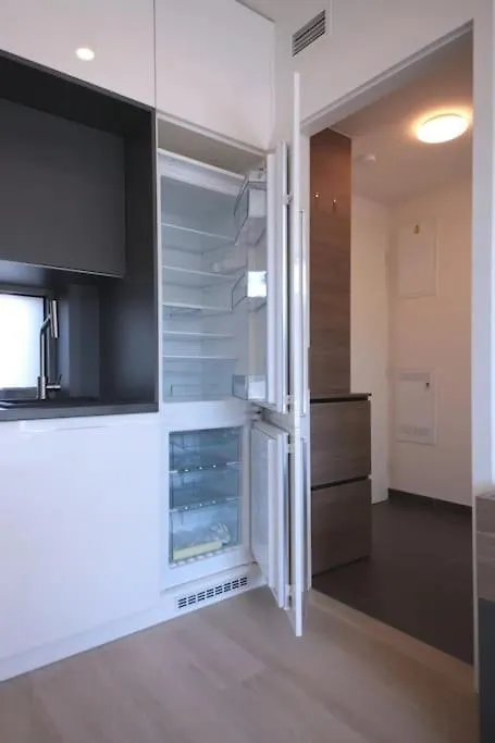 Spacious Top Floor Flat, Air Conditioning, Free Parking, 200Mb Wifi Prag 0*,  Çek Cumhuriyeti
