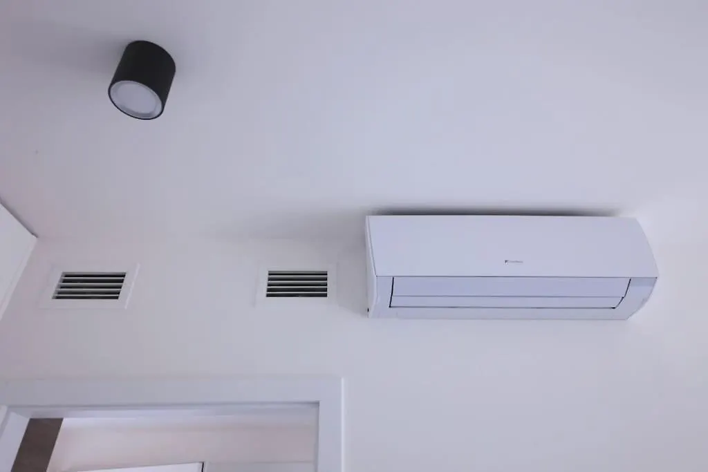 Apartment Spacious Top Floor Flat, Air Conditioning, Free Parking, 200Mb Wifi Prague