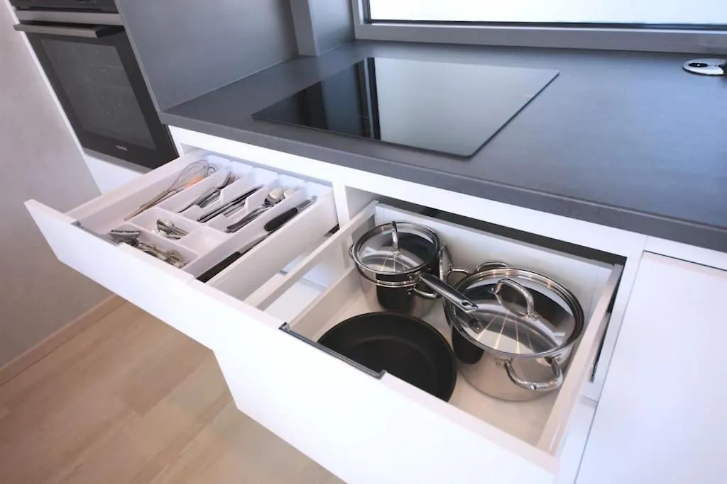 Spacious Top Floor Flat, Air Conditioning, Free Parking, 200Mb Wifi Prague Apartment