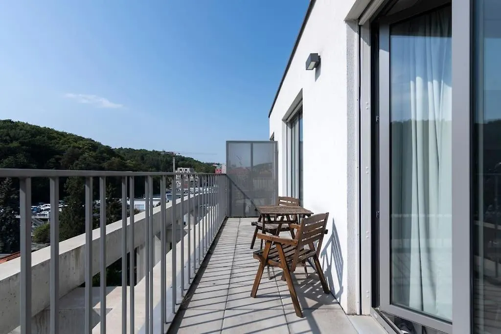 Spacious Top Floor Flat, Air Conditioning, Free Parking, 200Mb Wifi Prague Czech Republic