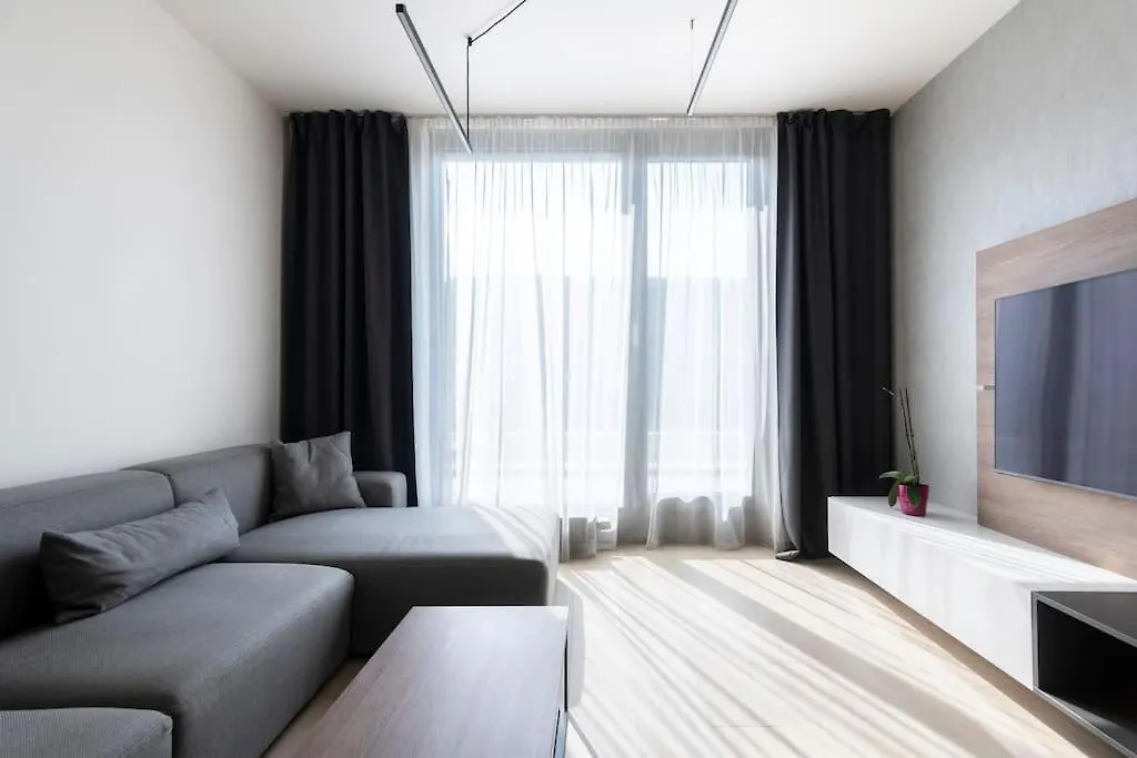 Apartment Spacious Top Floor Flat, Air Conditioning, Free Parking, 200Mb Wifi Prague